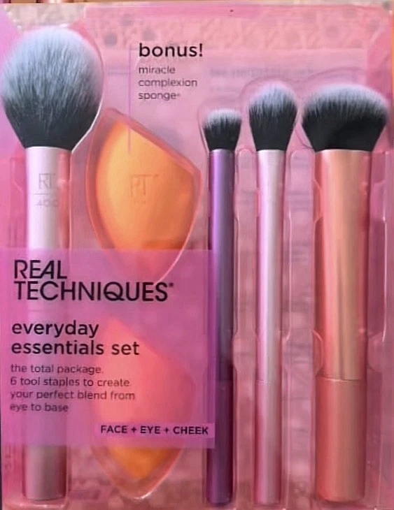 Real Techniques Makeup Brush Set Everyday Essentials + Makeup Sponge Kit